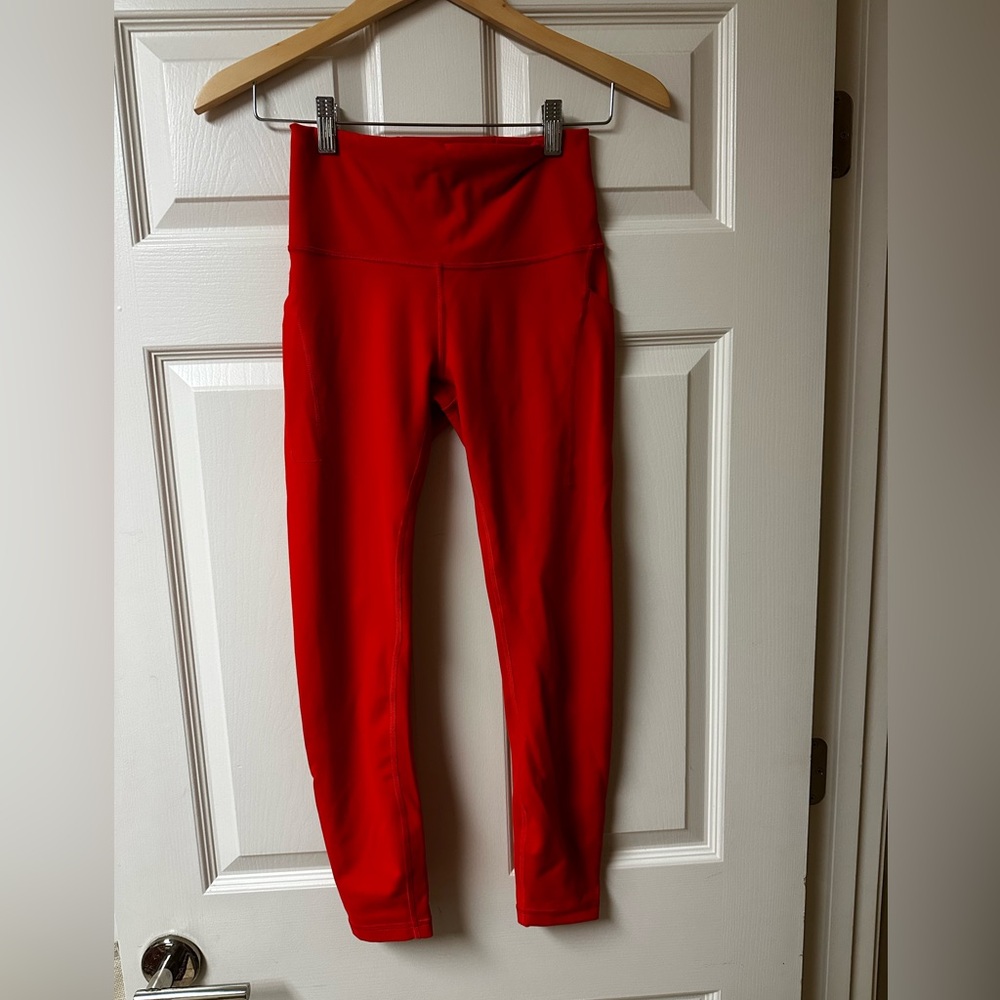 Lululemon Wundertrain w pockets, sz 6, 25 inches worn once ....